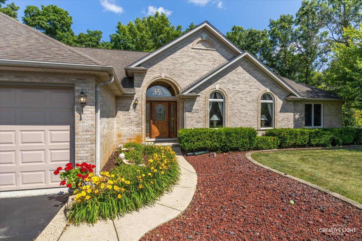 11210 Pebble Drive, Huntley, IL 60142