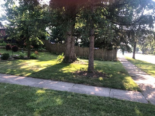 9300 S 83rd Avenue — Hickory Hills, IL 60457