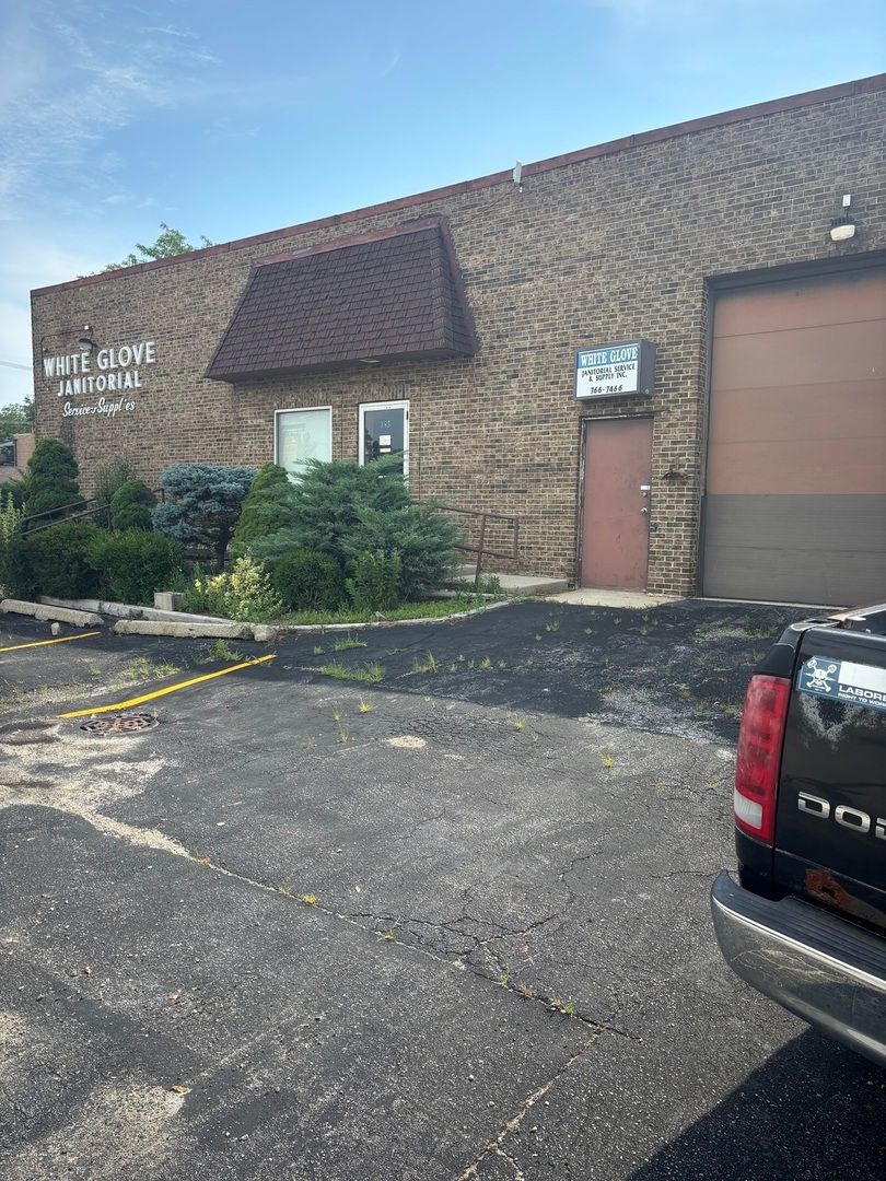 354 W Irving Park Road — Wood Dale, IL 60191