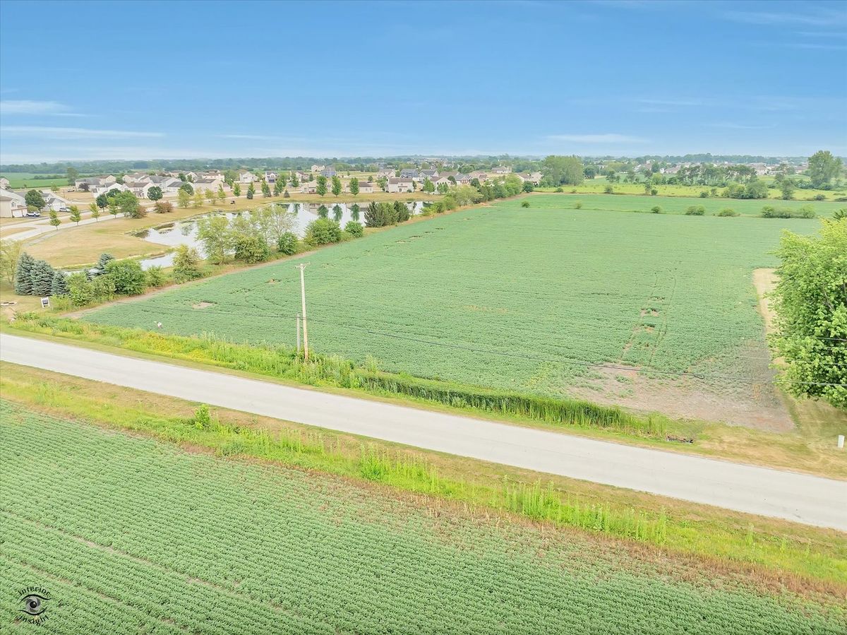 000 Eagle Lake Road, Beecher, IL 60401