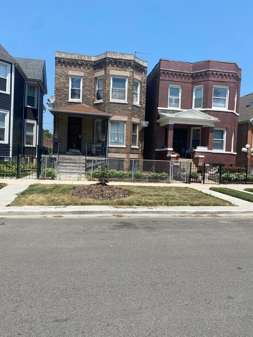 5026 W Fulton Street — Chicago, IL 60644