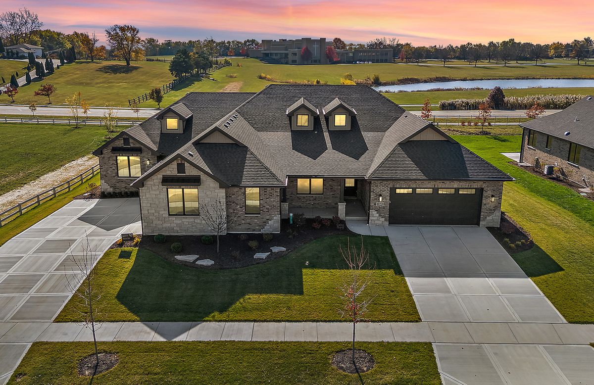 11049 Lizmore Lane, Orland Park, IL 60467