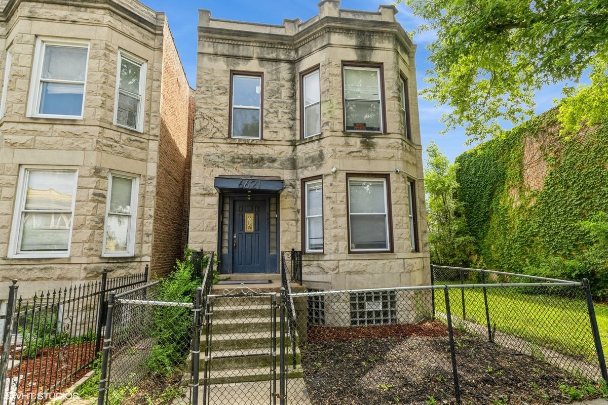 6621 Marquette Drive, Chicago, IL 60637
