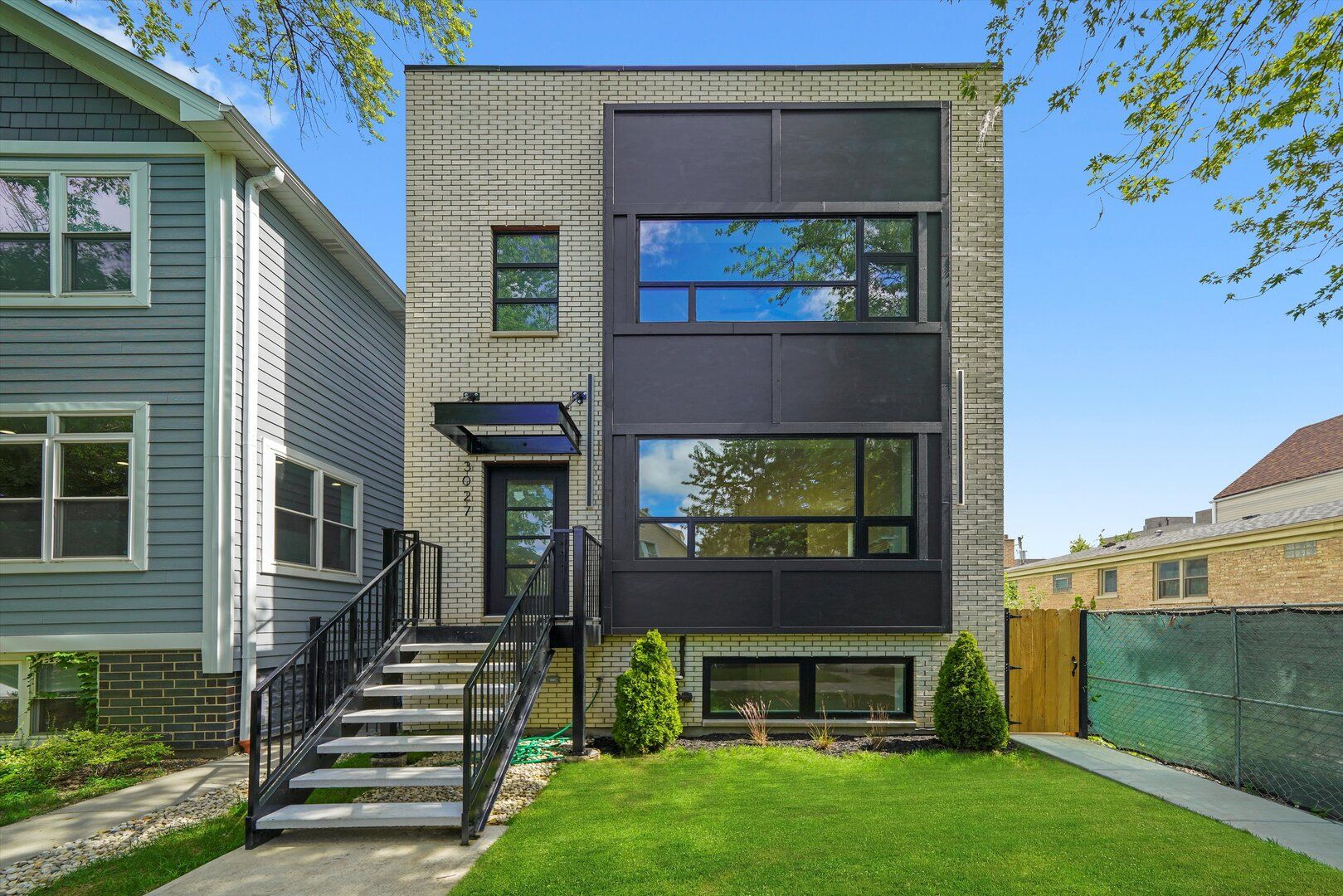 3027 N Elbridge Avenue — Chicago, IL 60618