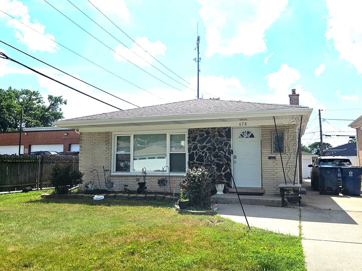678 Muskegon Avenue, Calumet City, IL 60409