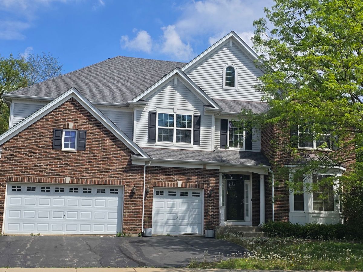 2221 Edgartown Lane, Hoffman Estates, IL 60192