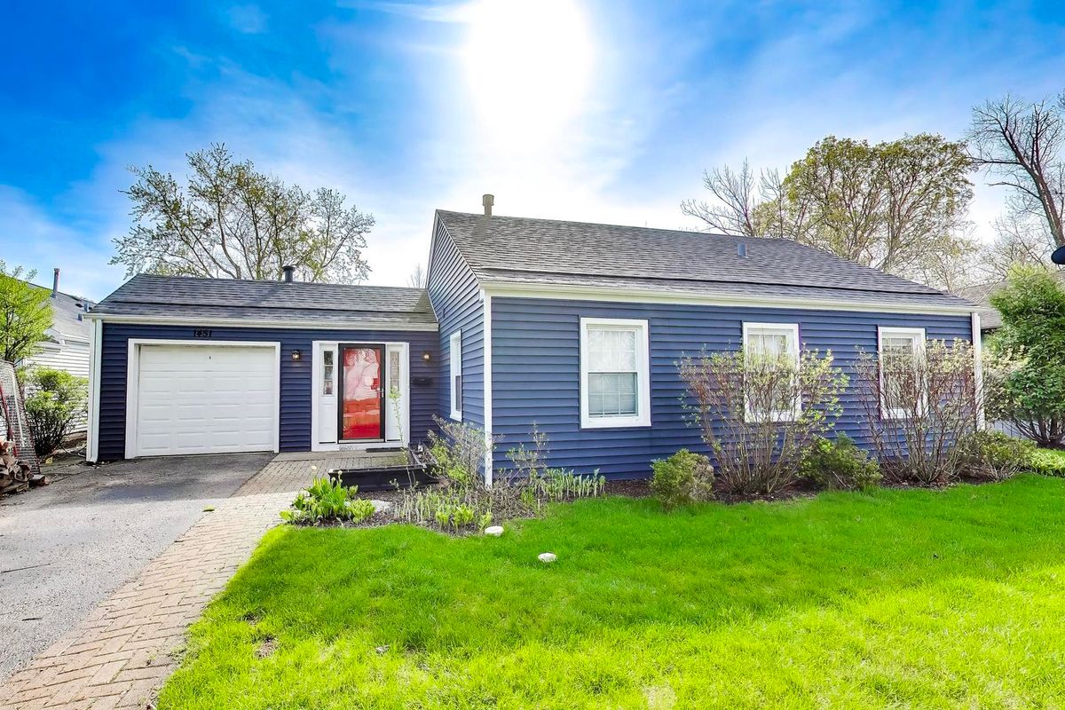 1451 Sycamore Lane, Northbrook, IL 60062