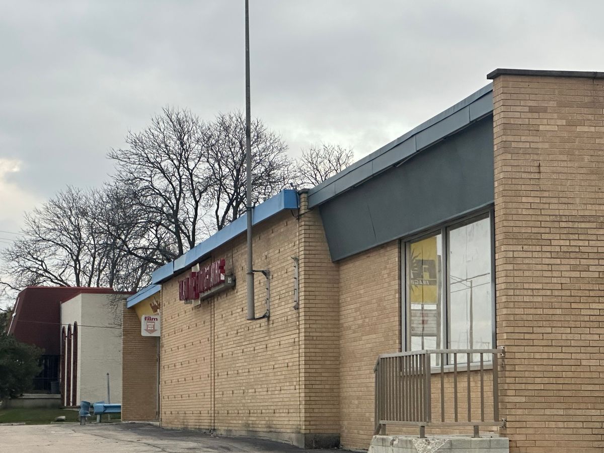 1724-A Rand Road, Palatine, IL 60067