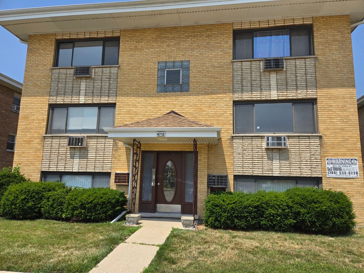 4712 Olcott Avenue, Harwood Heights, IL 60706