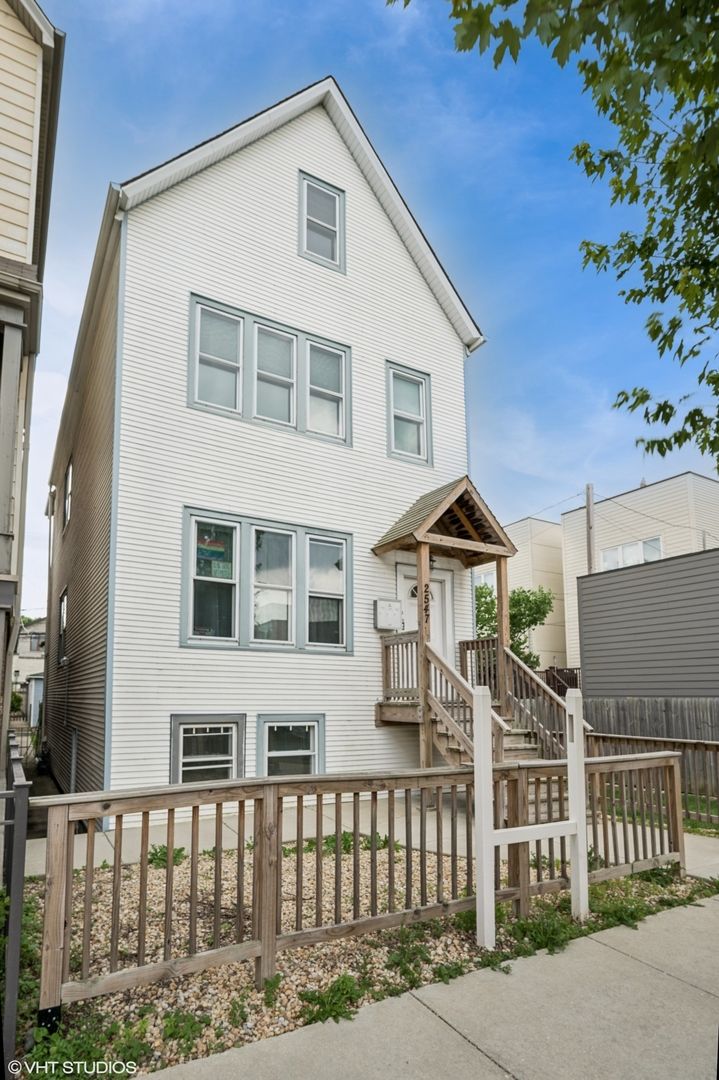 2547 W Homer Street — Chicago, IL 60647