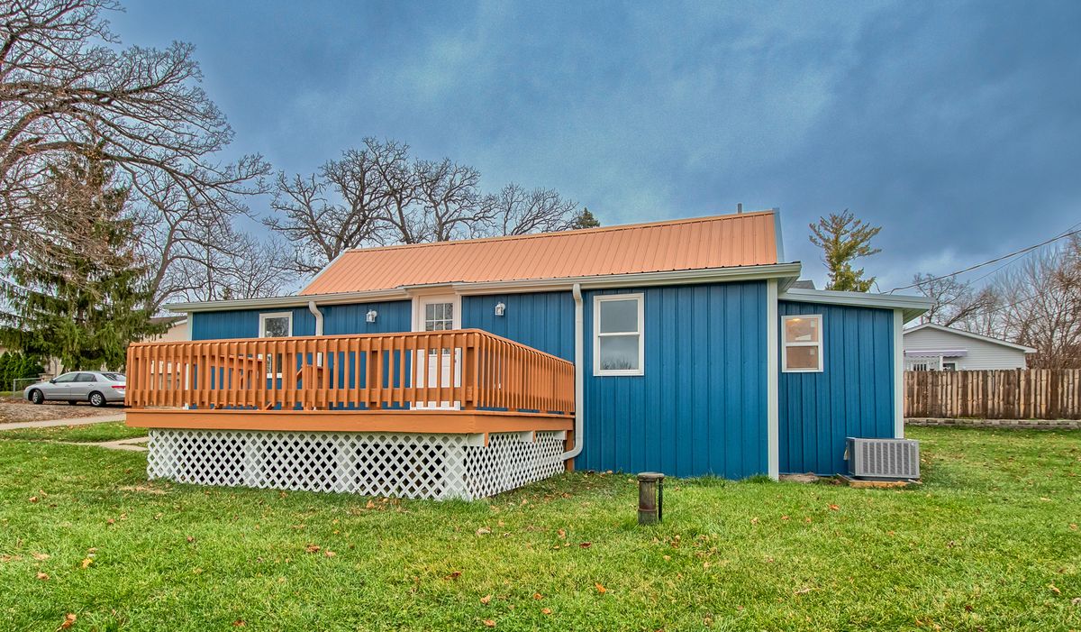 26769 Genesee Street, Wauconda, IL 60084