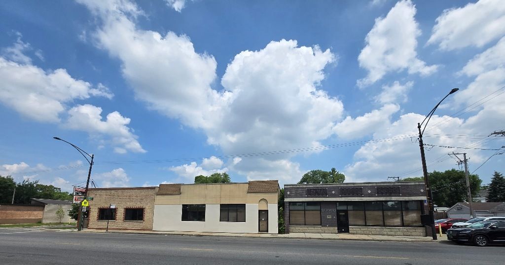 4220-4228 W Montrose Avenue — Chicago, IL 60641