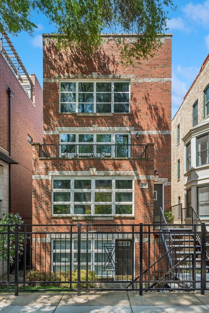 1428 N Mohawk Street #A — Chicago, IL 60610
