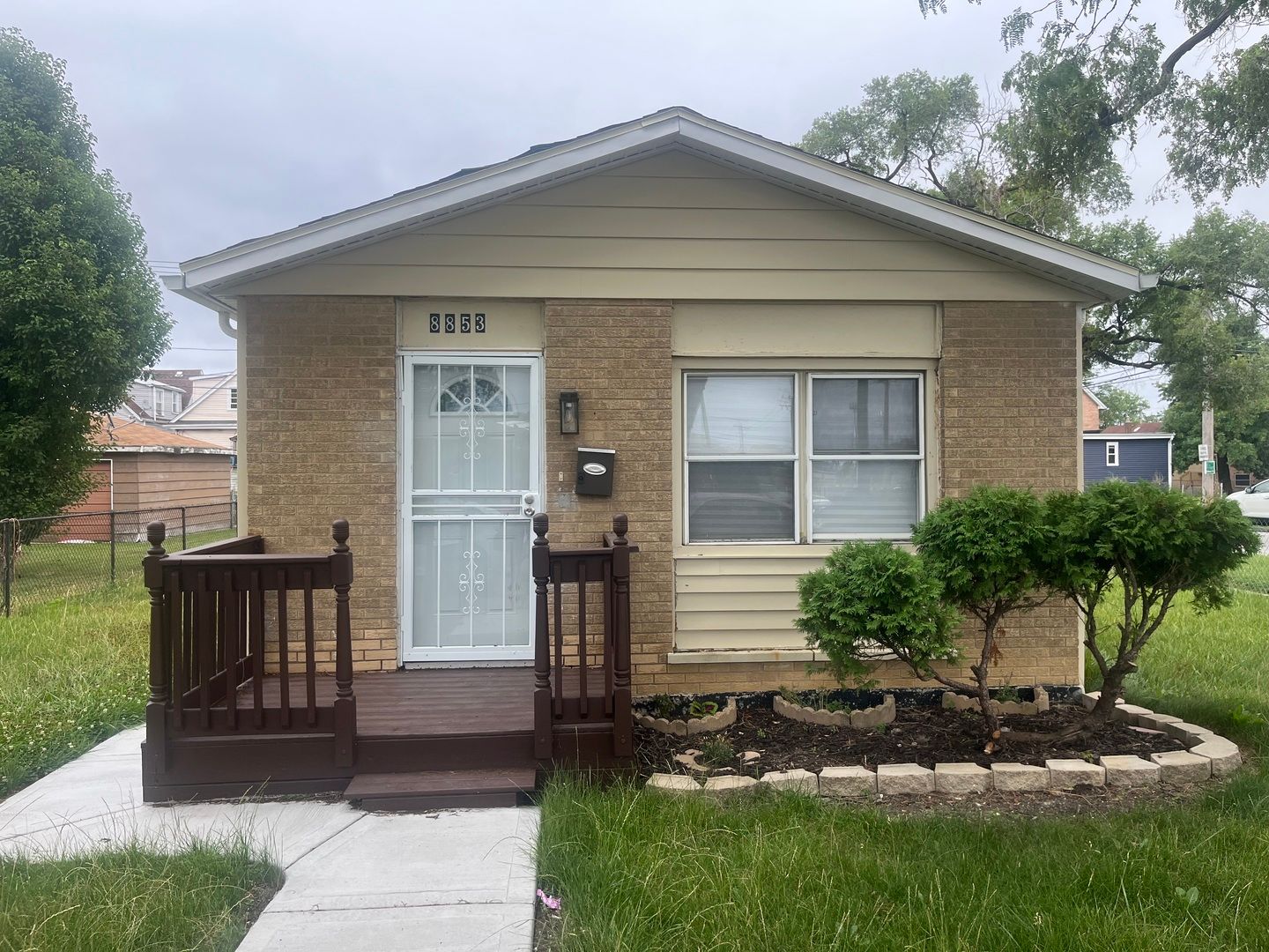 8853 S Halsted Street — Chicago, IL 60620