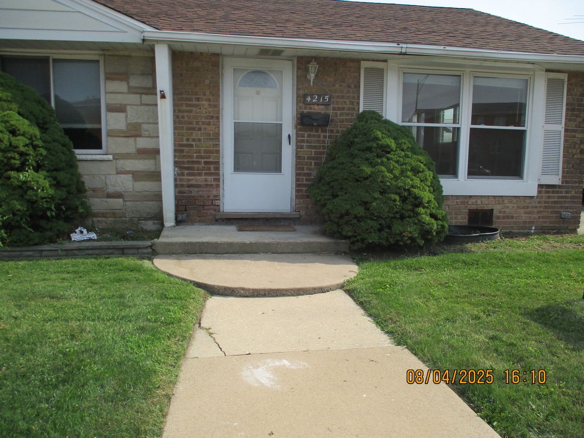 4215 87TH Street, Hometown, IL 60456