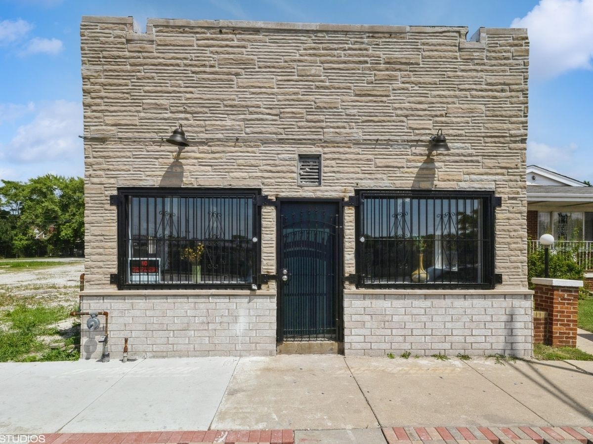 8809 State Street, Chicago, IL 60619