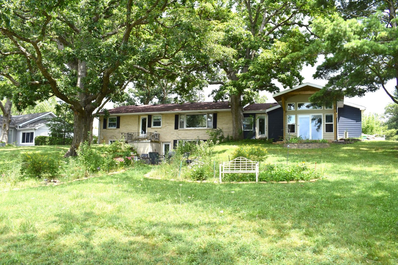 302 Weaver Court — Loda, IL 60948