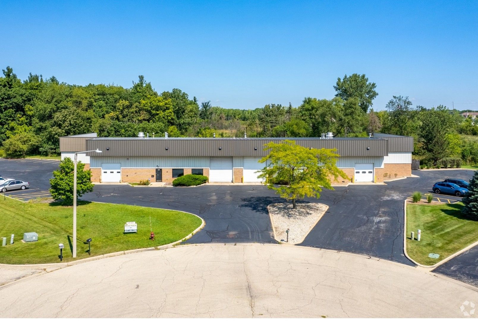 2200 Tech Court — Woodstock, IL 60098