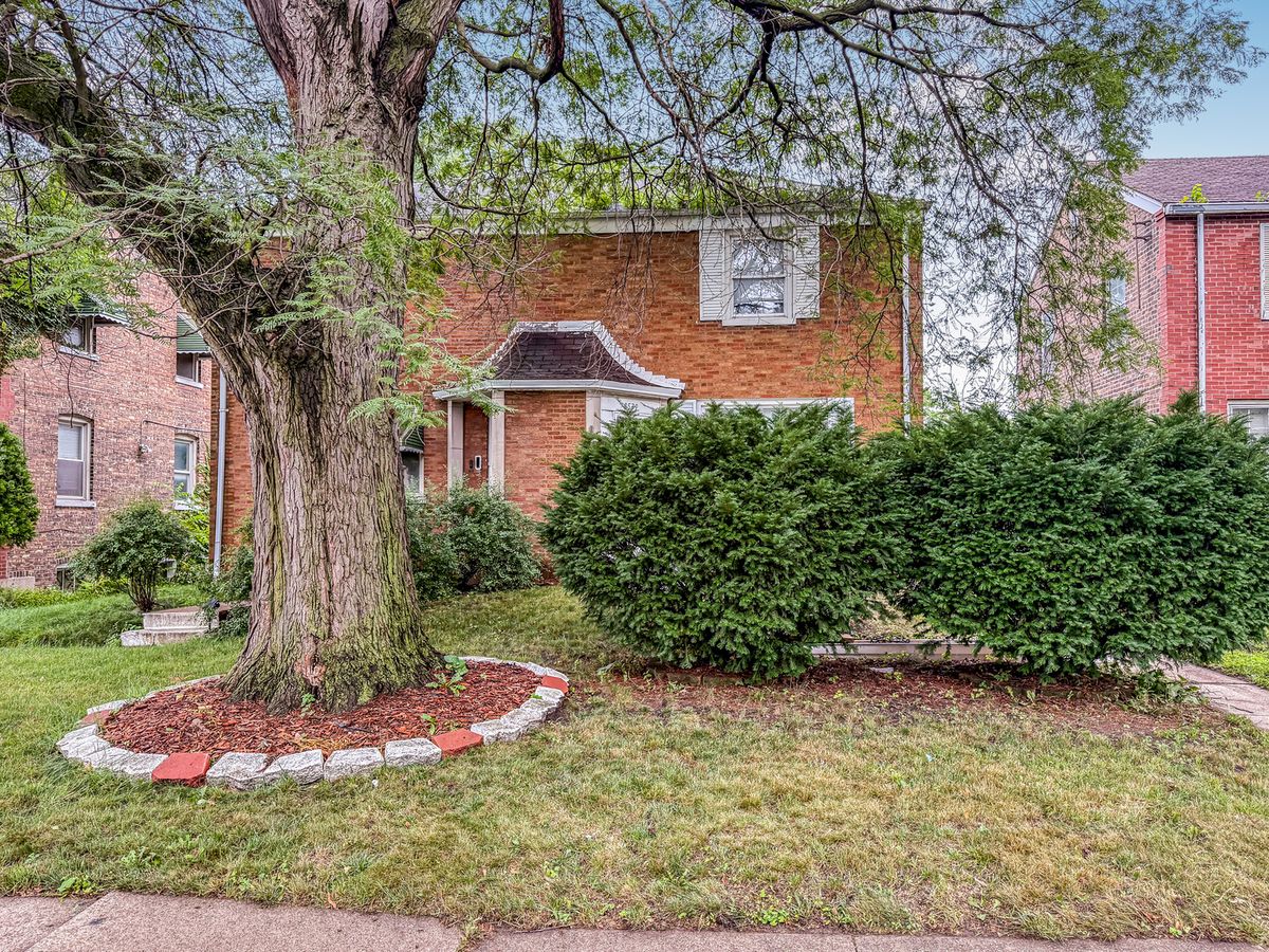 8539 Saint Lawrence Avenue, Chicago, IL 60619