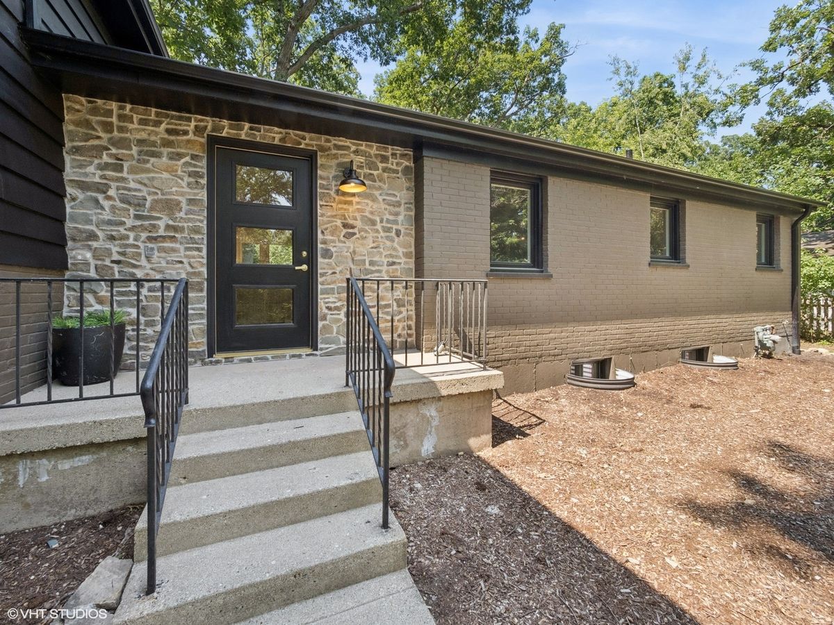 600 Eton Drive, North Barrington, IL 60010