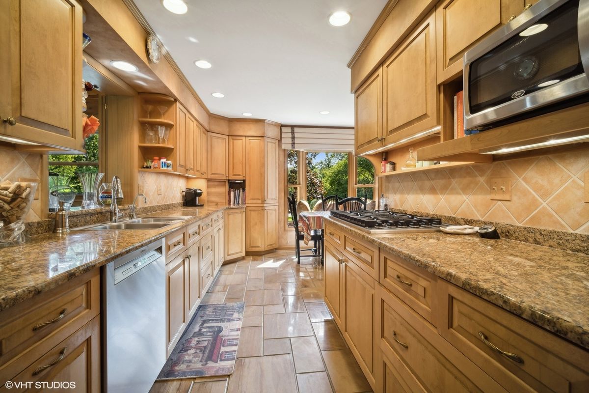 170 N Rainbow Road, North Barrington, IL 60010