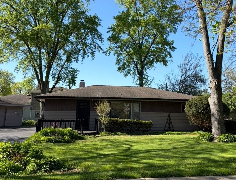 635 Sunset Avenue, Lombard, IL 60148
