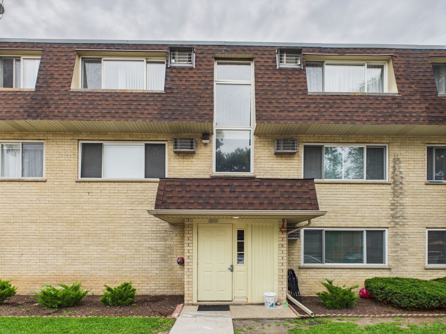8810 BRIAR Course #1B — Des Plaines, IL 60016