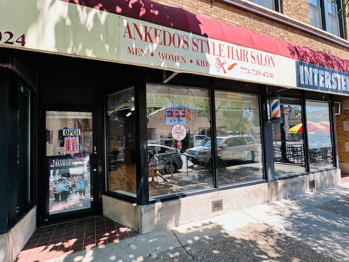 2024 W Montrose Avenue — Chicago, IL 60618