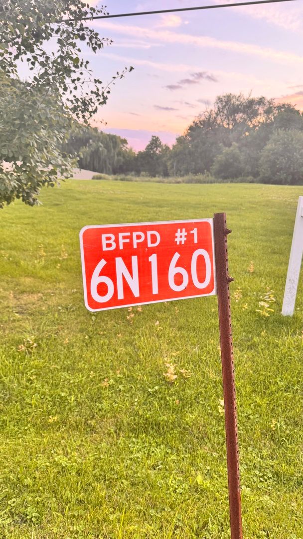 6N160 Garden Avenue, Roselle, IL 60172