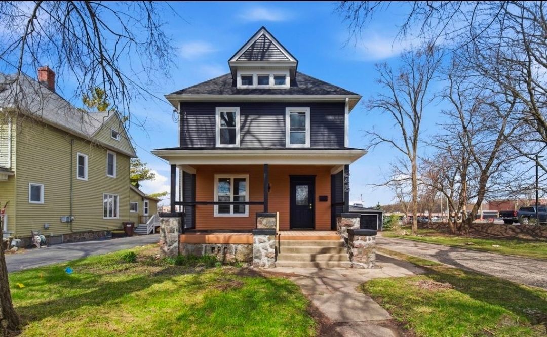 645 Calhoun Street, Woodstock, IL 60098