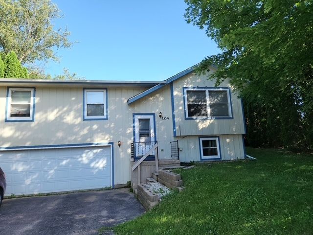 104 Deerpath Way, Poplar Grove, IL 61065