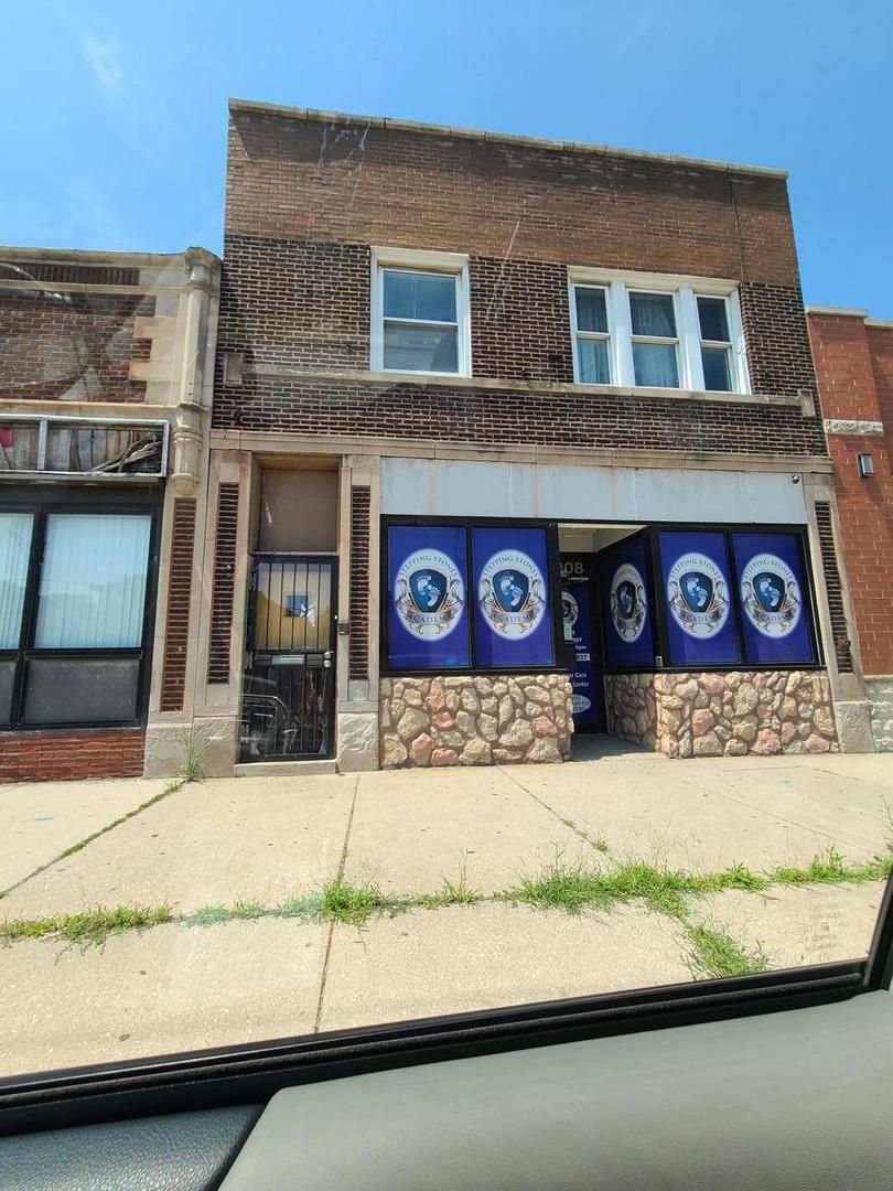 9208 S Cottage Grove Avenue — Chicago, IL 60619