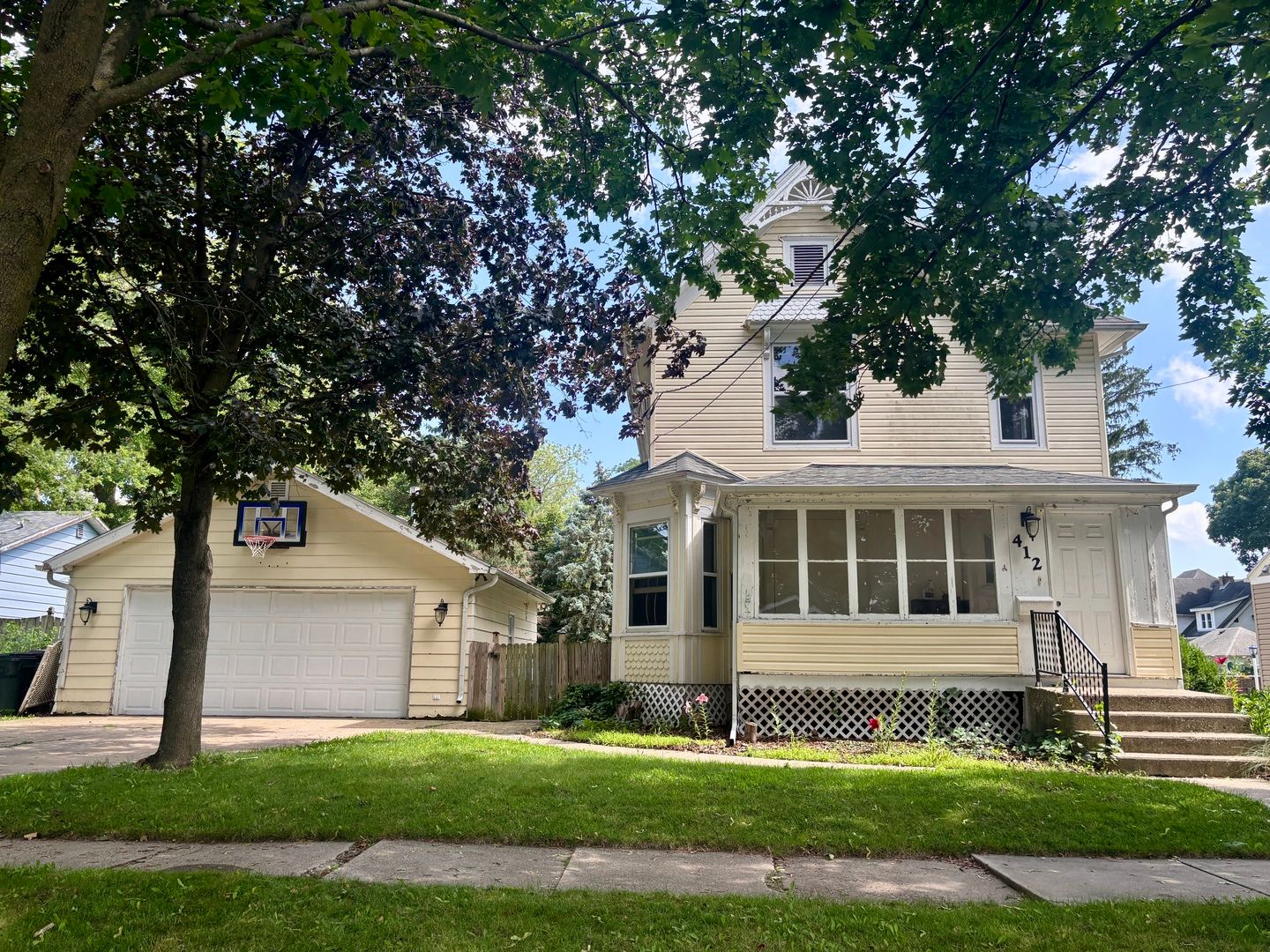412 Madison Street — Belvidere, IL 61008