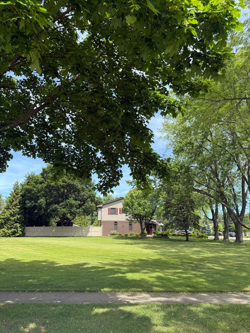 2110 Cherry Avenue — Hanover Park, IL 60133