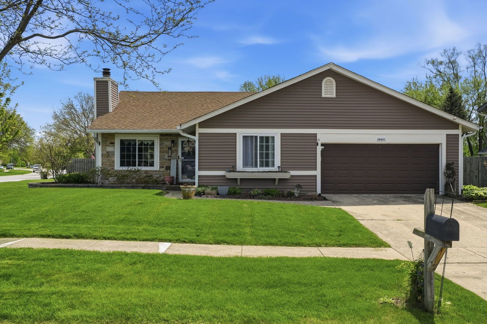2S631 Angeline Court — Warrenville, IL 60555