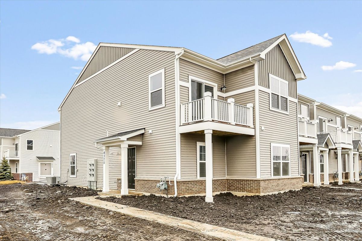 291 Kingsport Drive, South Elgin, IL 60177