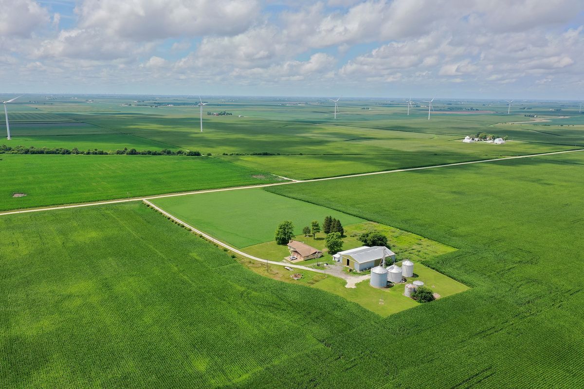 3740 N 1300 East Road, Kempton, IL 60946