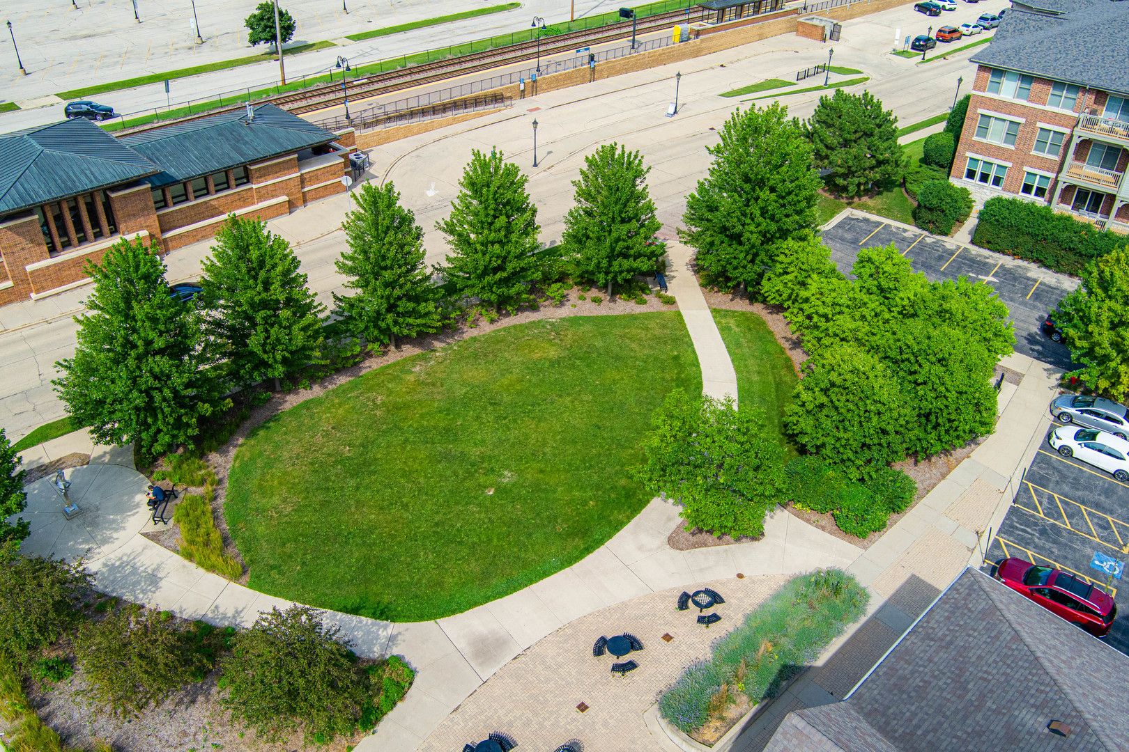 119 E Railroad Avenue — Bartlett, IL 60103