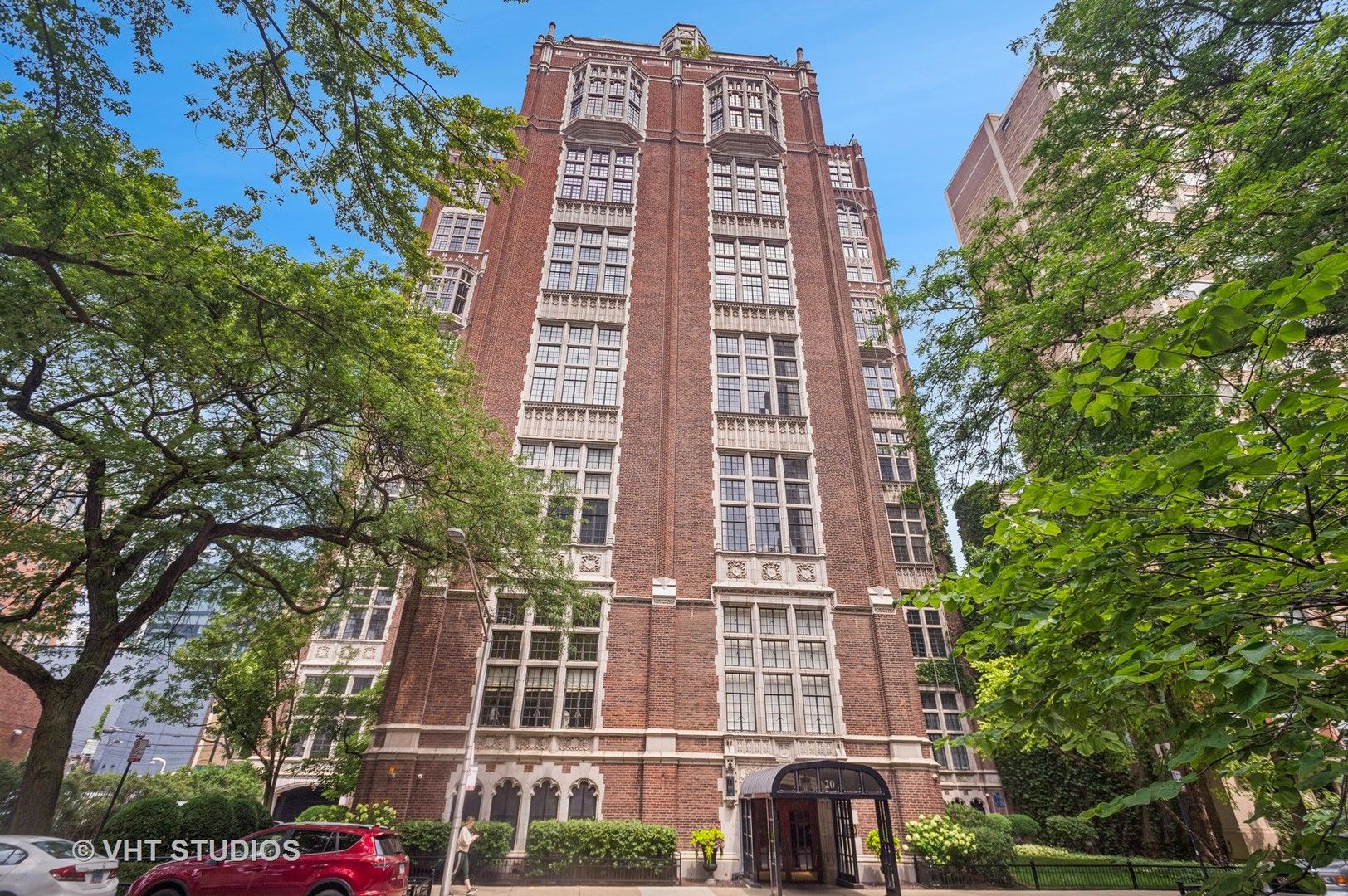 20 E Cedar Street #8B — Chicago, IL 60610