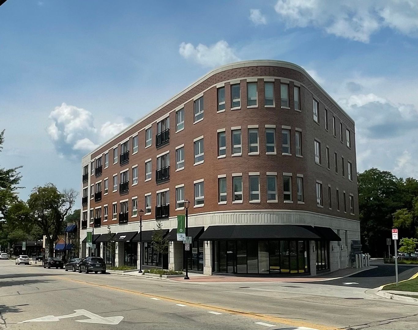 555 Roger Williams Avenue #303 — Highland Park, IL 60035