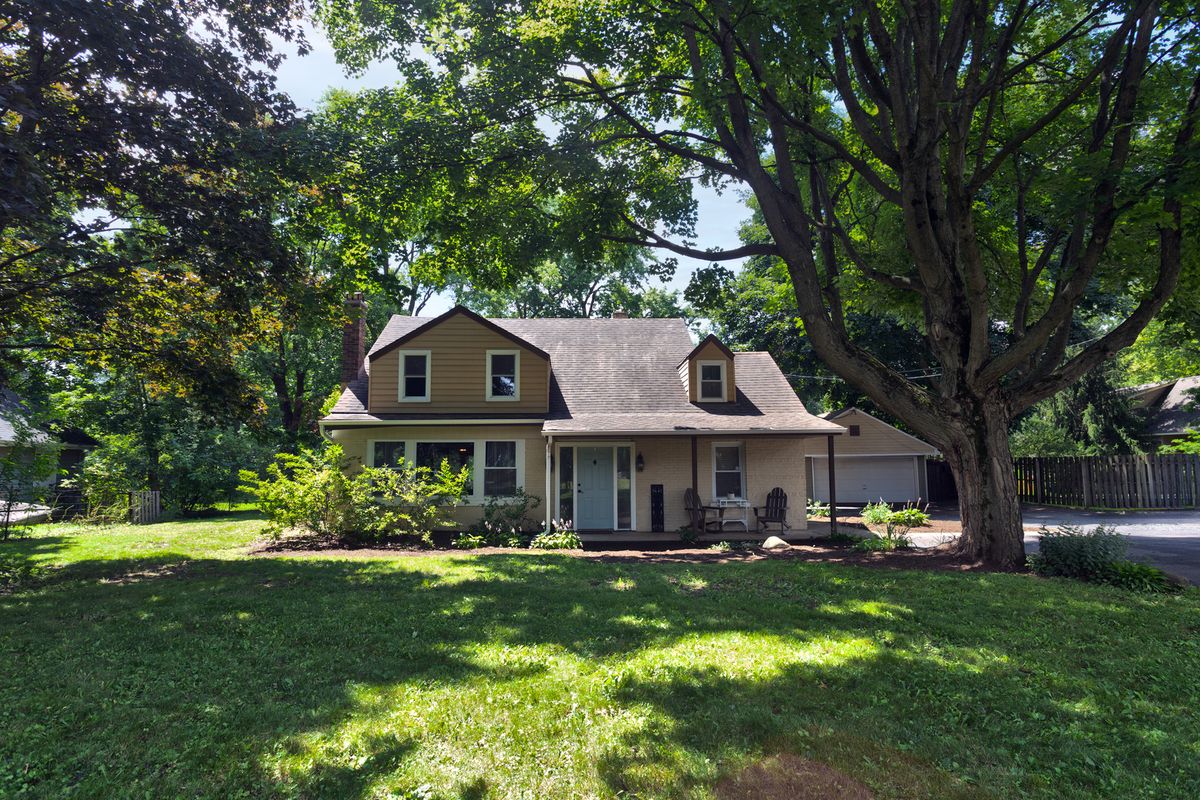 483 Crystal Lake Avenue, Crystal Lake, IL 60014