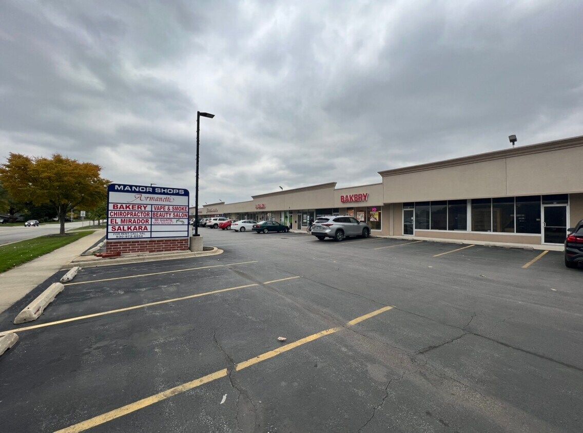 49 E Fullerton Avenue — Addison, IL 60101