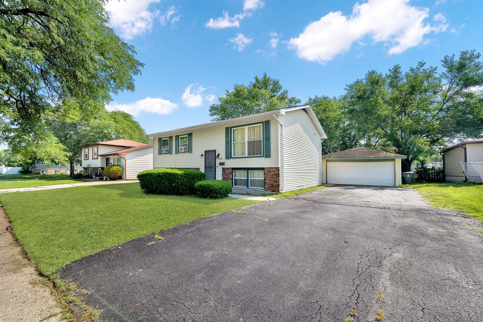17303 Appletree Drive — Hazel Crest, IL 60429