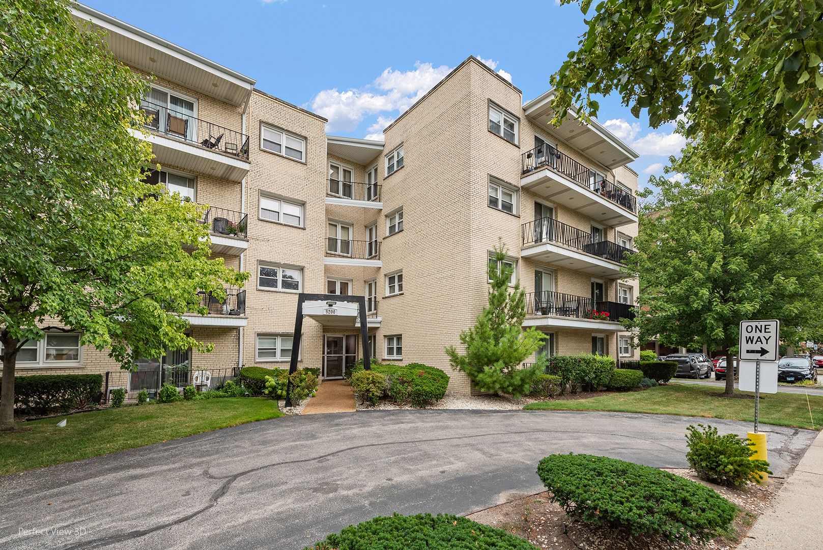 5200 GALITZ Street #206 — Skokie, IL 60077