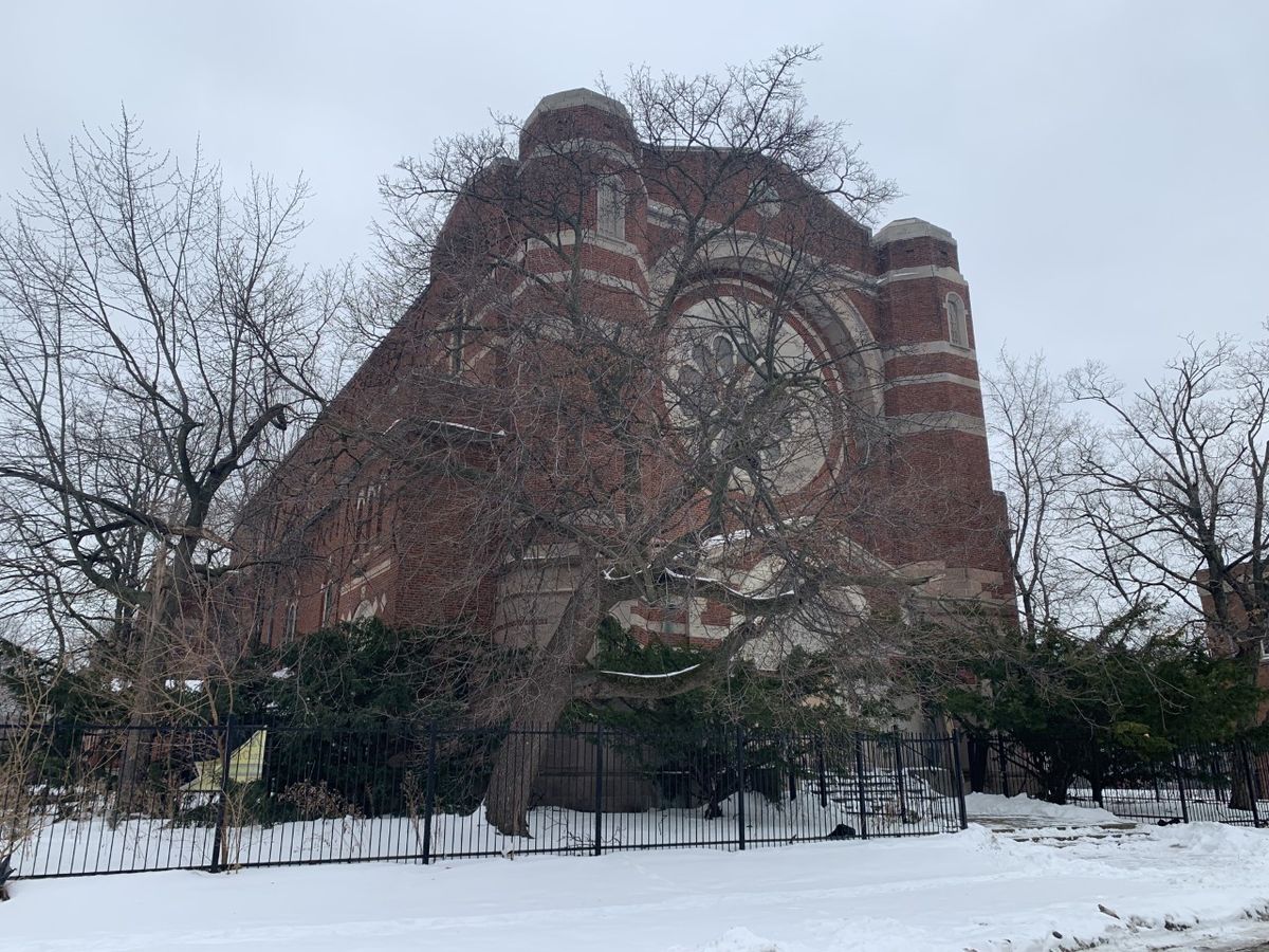 832 Leclaire Avenue, Chicago, IL 60651