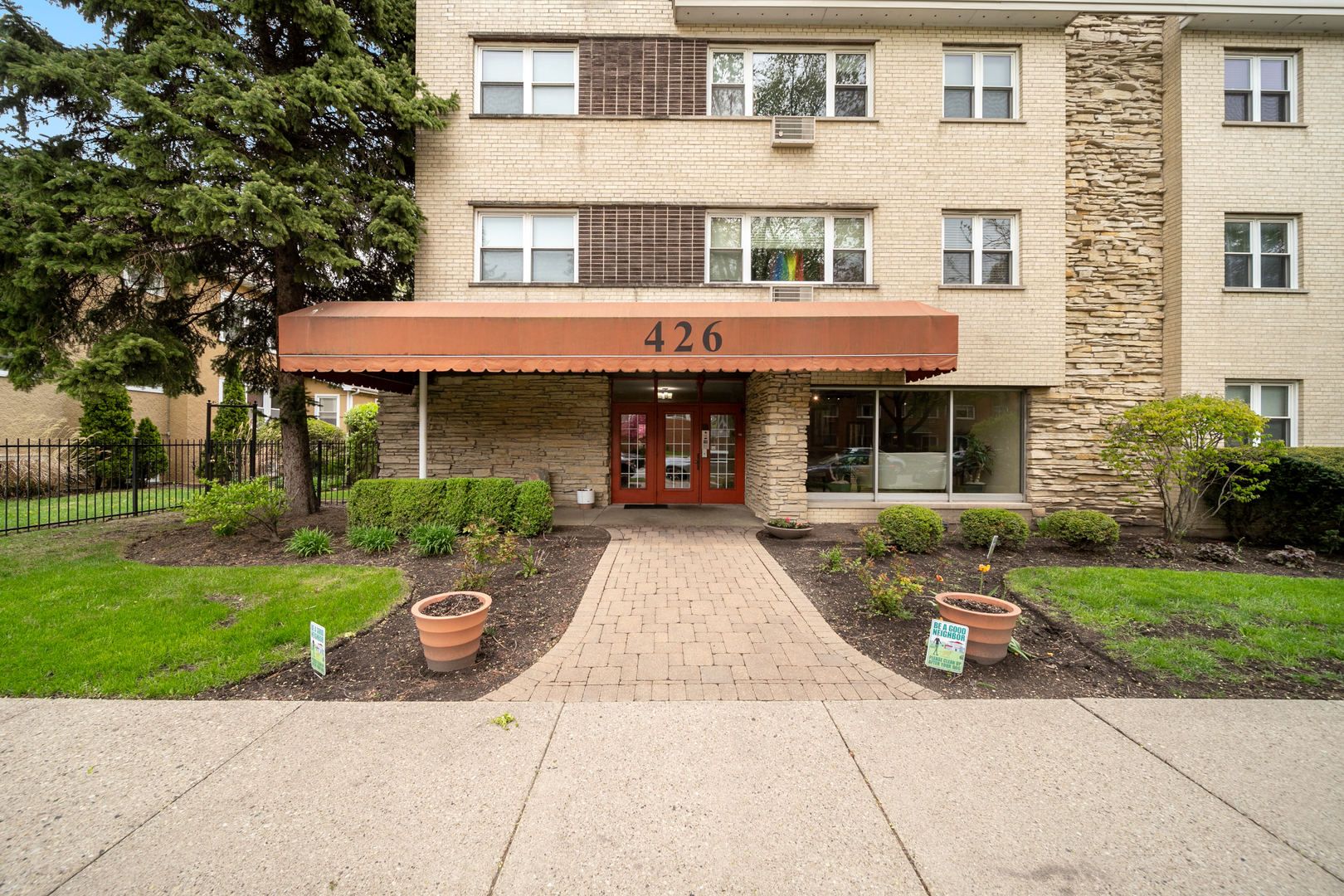 426 S Lombard Avenue #205 — Oak Park, IL 60302