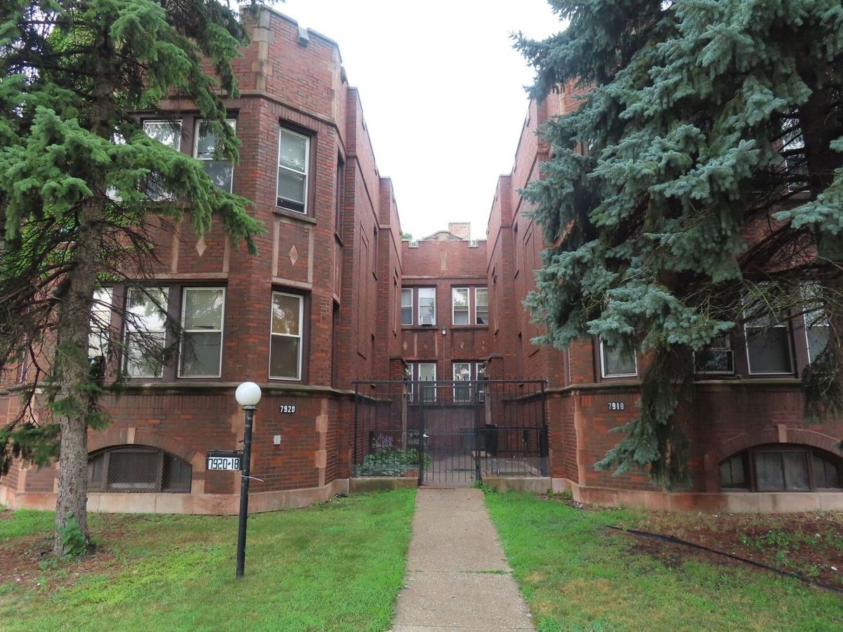 7918 Calumet Avenue, Chicago, IL 60619