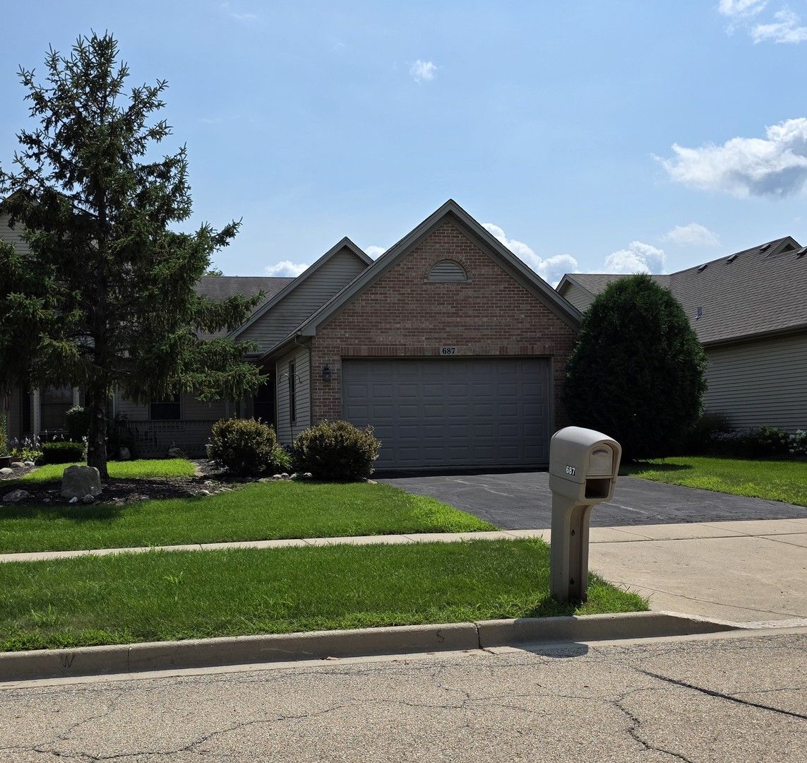 687 Hampshire Drive — Hampshire, IL 60140