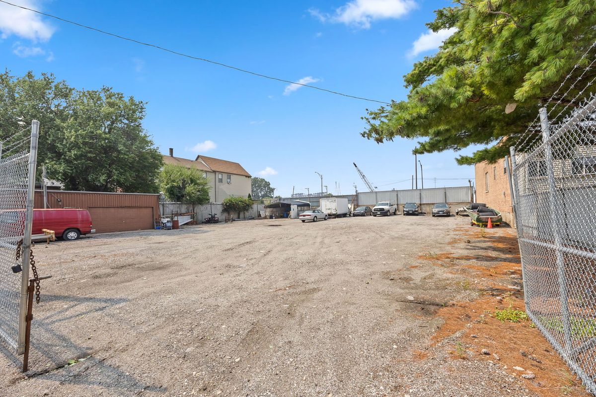 9375 Ewing Avenue, Chicago, IL 60617