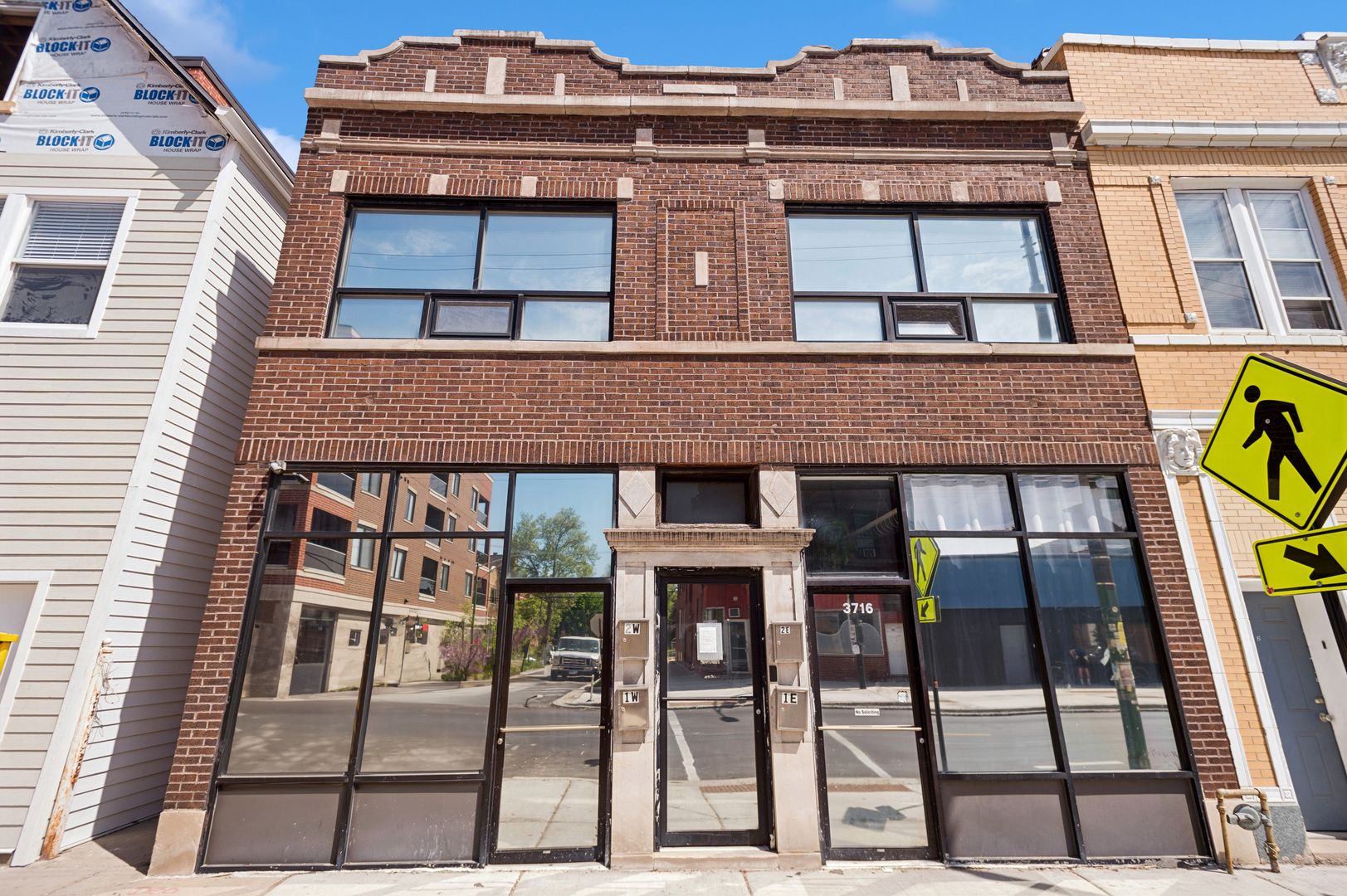 3716 W BELMONT Avenue — Chicago, IL 60618